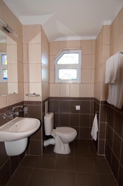 אקהטופול Guest House Hiora מראה חיצוני תמונה