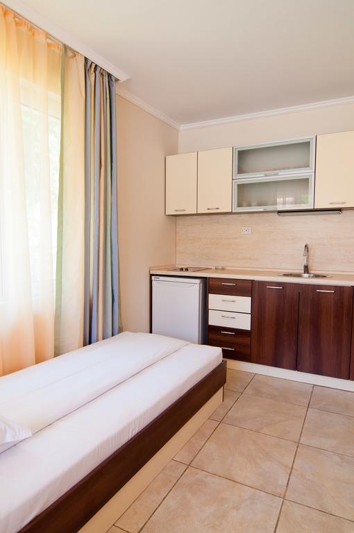 אקהטופול Guest House Hiora מראה חיצוני תמונה