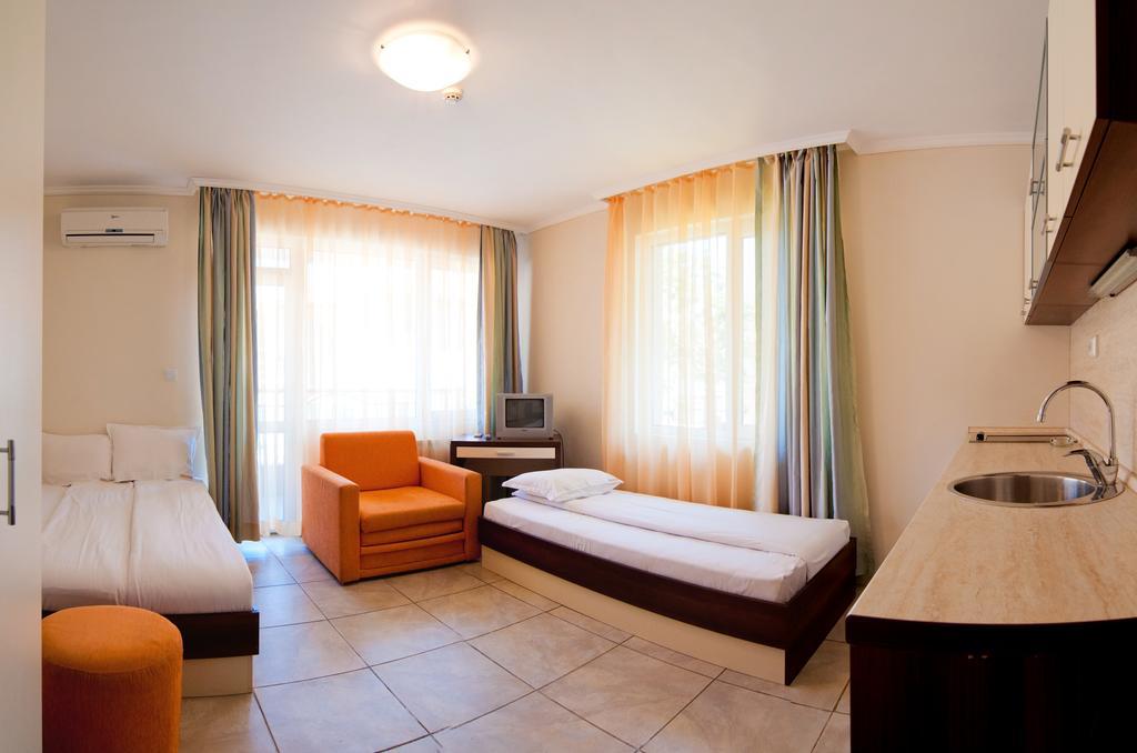 אקהטופול Guest House Hiora מראה חיצוני תמונה