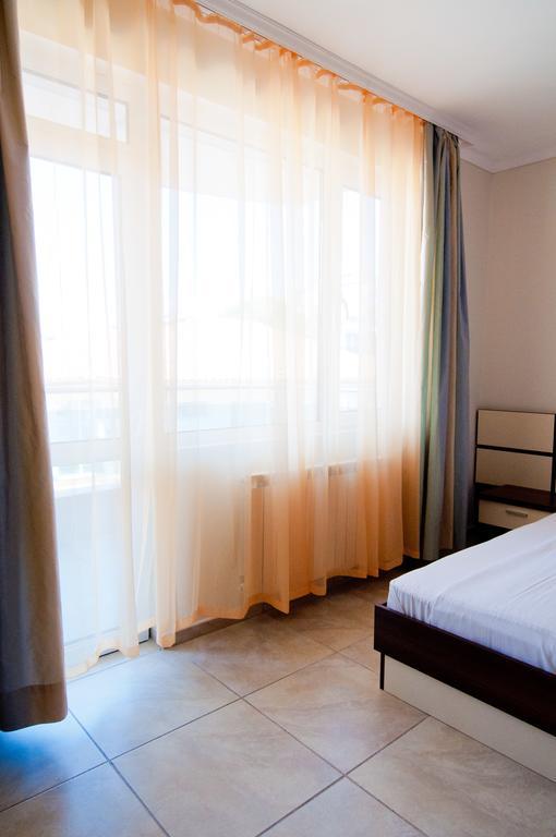 אקהטופול Guest House Hiora מראה חיצוני תמונה