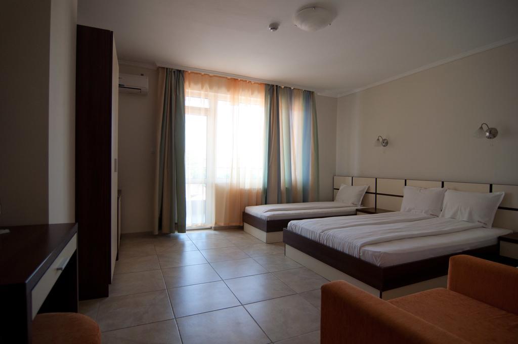 אקהטופול Guest House Hiora מראה חיצוני תמונה