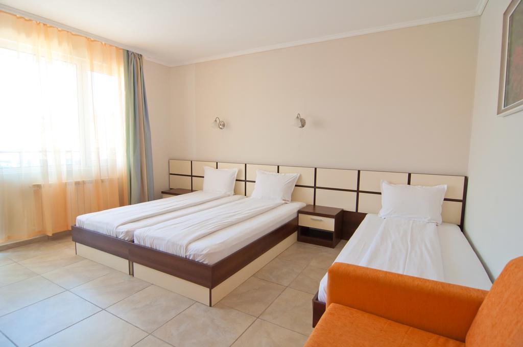 אקהטופול Guest House Hiora מראה חיצוני תמונה